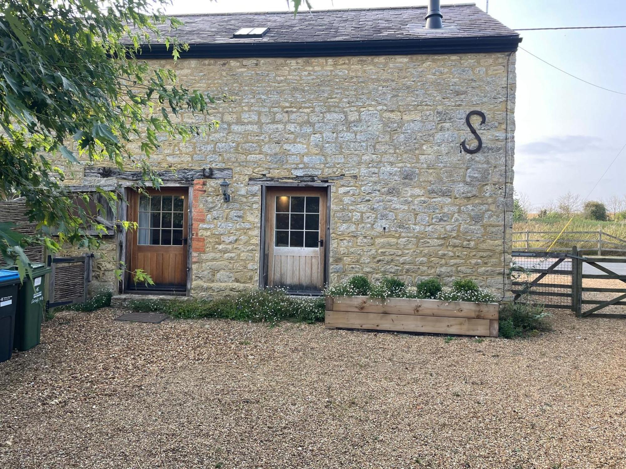 The Carriage House, Haversham Villa Exterior photo